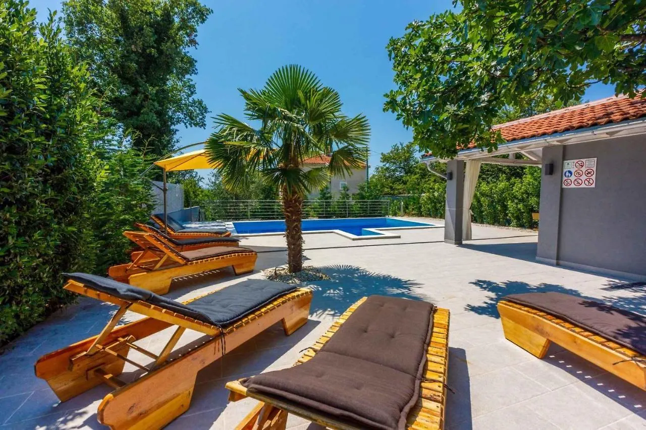 Holiday Home In Jadranovo 39402