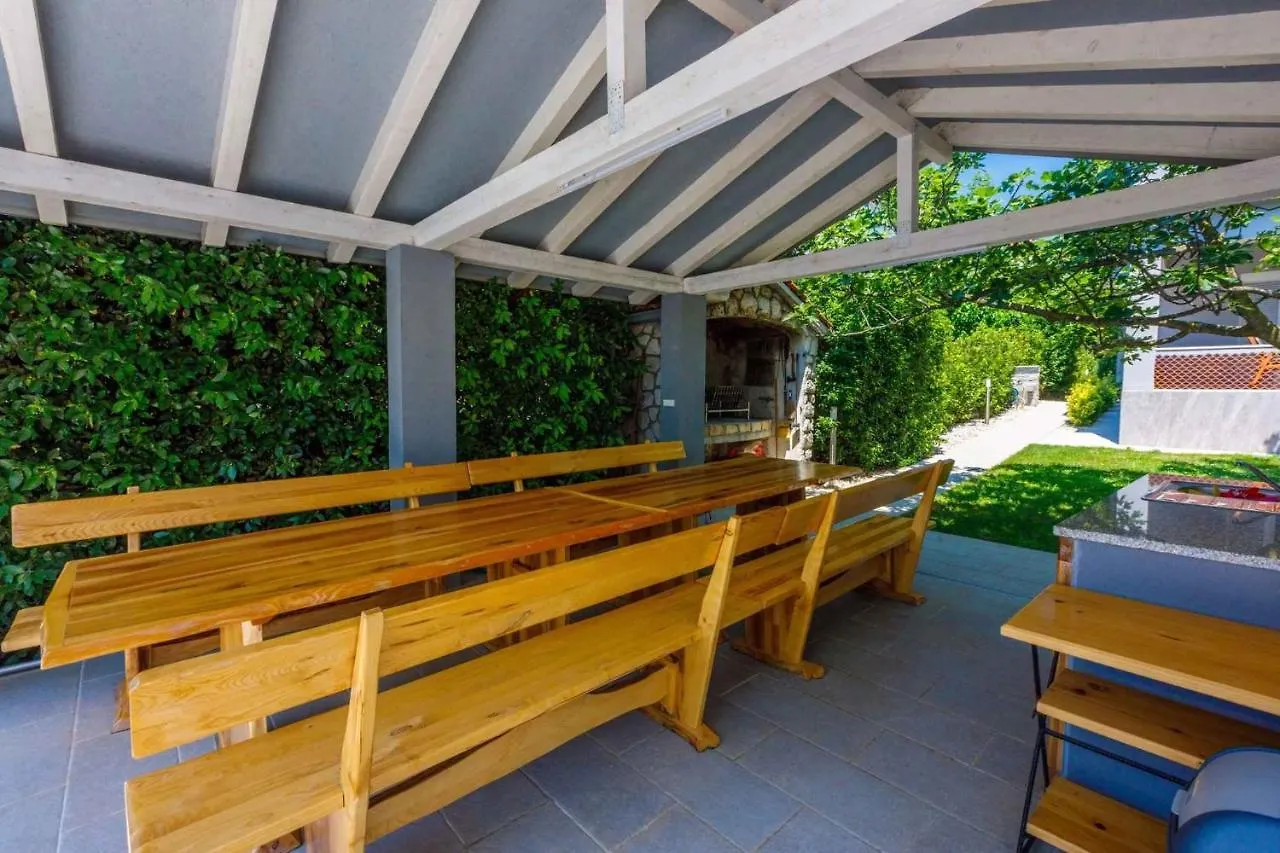 Holiday Home In Jadranovo 39402