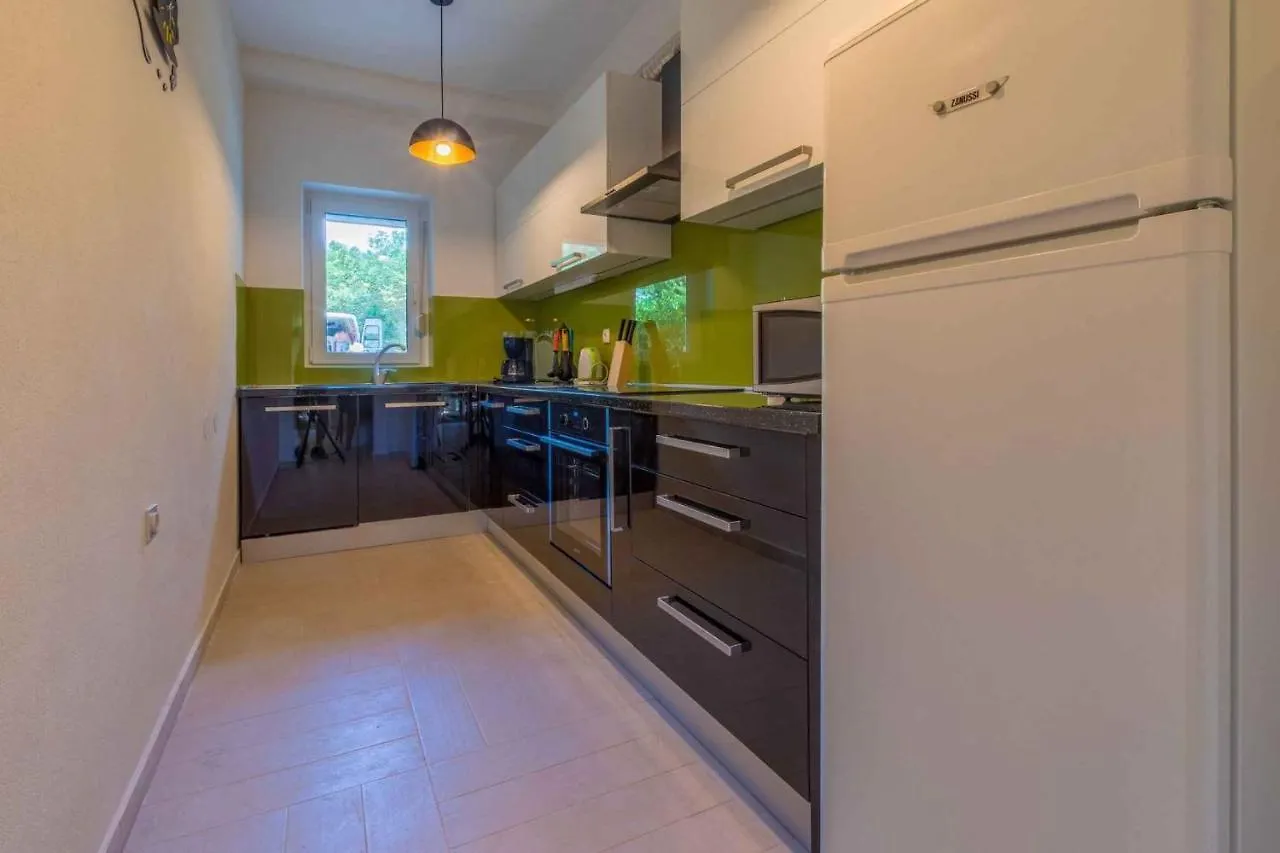 Holiday Home In Jadranovo 39402
